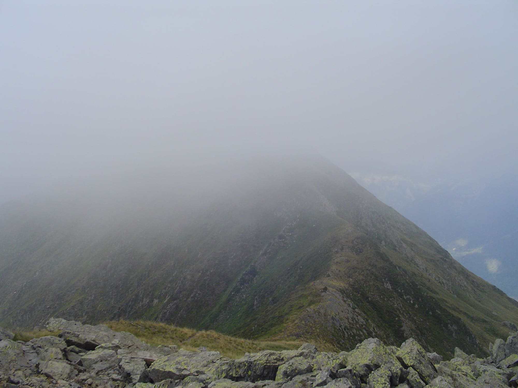 El Letassi, cumbre vecina del Montcorbison, entre nubes