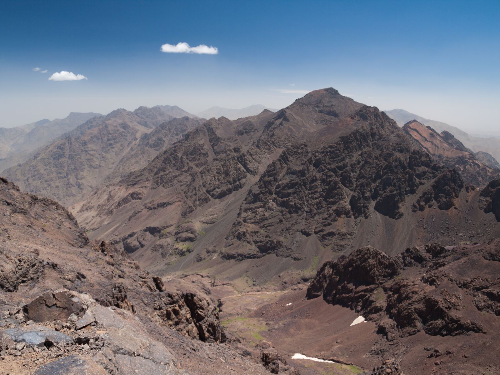 Cresta de alta montaña en el Alto Atlas